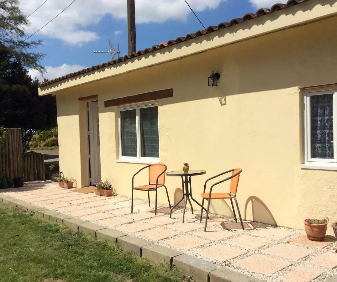 Gite De Cerisier Saint-Nicolas-de-la-Grave Holiday home